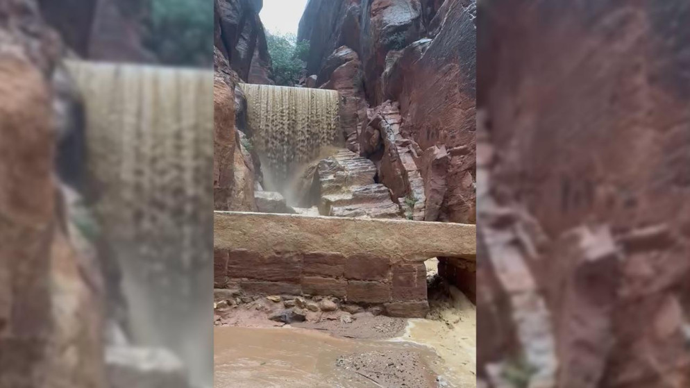 إجلاء مئات السياح جراء السيول دون تسجيل إصابات