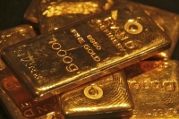 انهيار جديد في سوق الذهب.. الأسعار تواصل هبوطها والخسائر تجاوزت 2