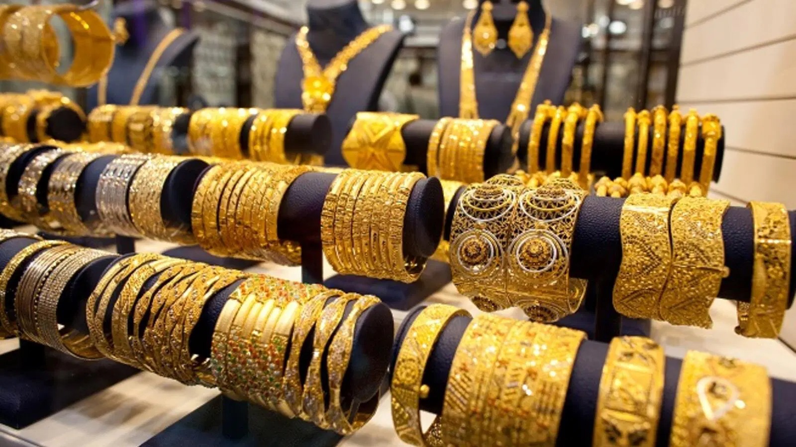 ارتفاع سعر الذهب عيار 21 في السوق المحلية بمقدار دينار و10 قروش للغرام
