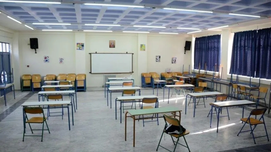 دوام الهيئات التدريسية في المدارس الحكومية الأحد