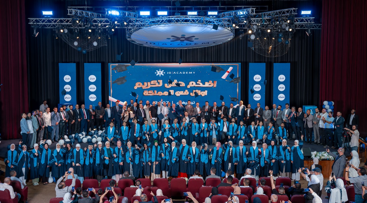 جو أكاديمي تحتفل بـ31 طالباً وطالبة من أوائل الثانوية العامة 2025