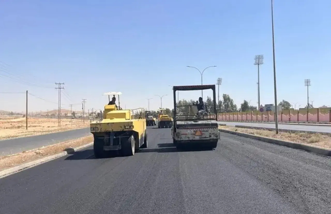 مشروع صيانة شاملة لثلاثة طرق رئيسية بإقليم الشمال