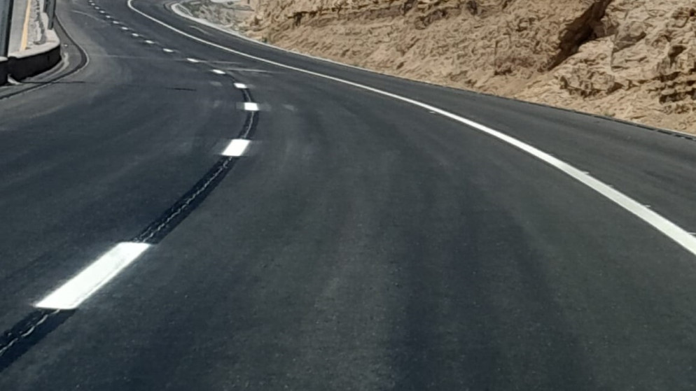الأشغال تعيد فتح طريق النقب  دبة حانوت بعد إضافة طبقة إسفلتية جديدة