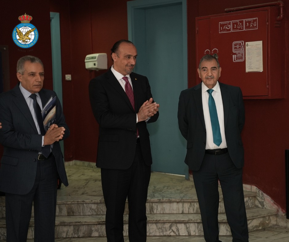 أكاديمية الطيران الملكية وكلية الملكة نور الفنية تودّع مديرها الدكتور الطيار محمد الخوالدة في احتفال تكريمي