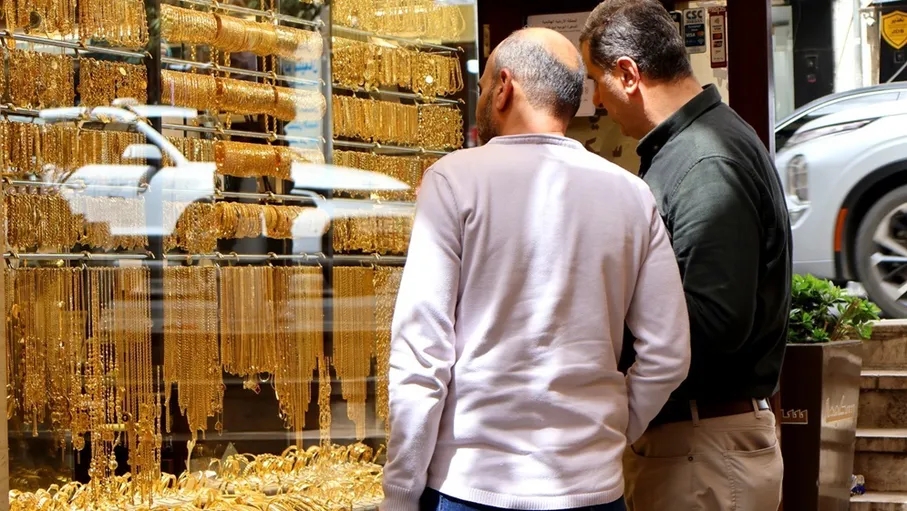 72.4 دينار سعر غرام الذهب عيار 21 في السوق المحلية