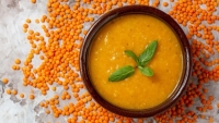فوائد شوربة العدس في الشتاء .. مصدر جيد للحديد