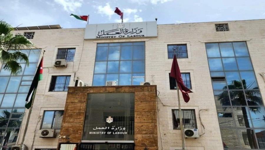 344 شكوى عمالية ضد منشآت لم تلتزم بالحد الأدنى للأجور