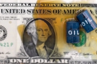 ترمب يدرس السيطرة على نفط فنزويلا وخفض سعر البرميل إلى 50 دولار