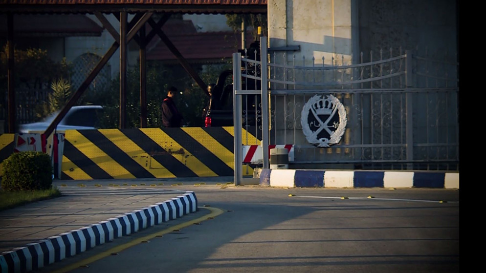 الأمن العام يلقي القبض على سارق محال بيع القهوة بالمغافلة