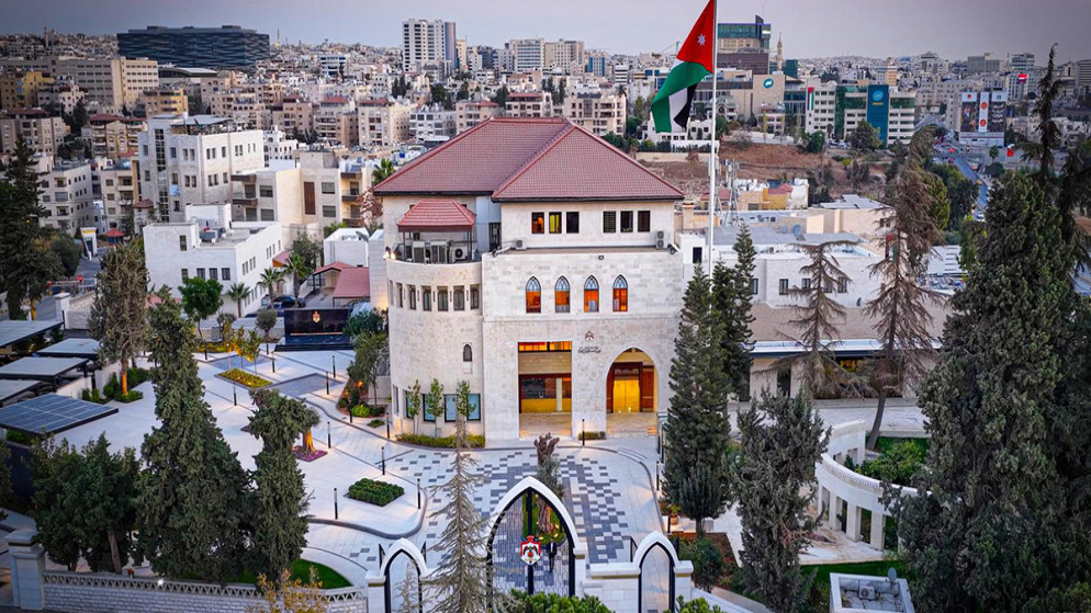 رئيس الوزراء يقرر تأخير الدوام حتى الـ 10 صباحا في الكرك والطفيلة ومعان