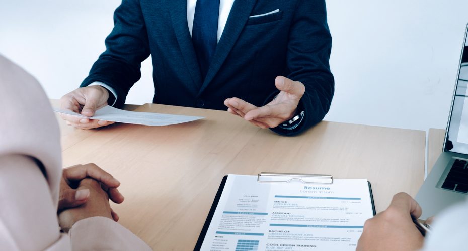 مدعوون لاستكمال إجراءات التعيين في الحكومة  أسماء