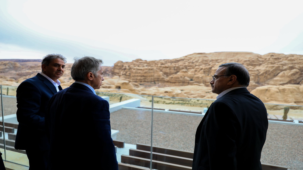 بعد 12 عاما من الإغلاق... حسان يفتتح فندق كراون بلازا البترا