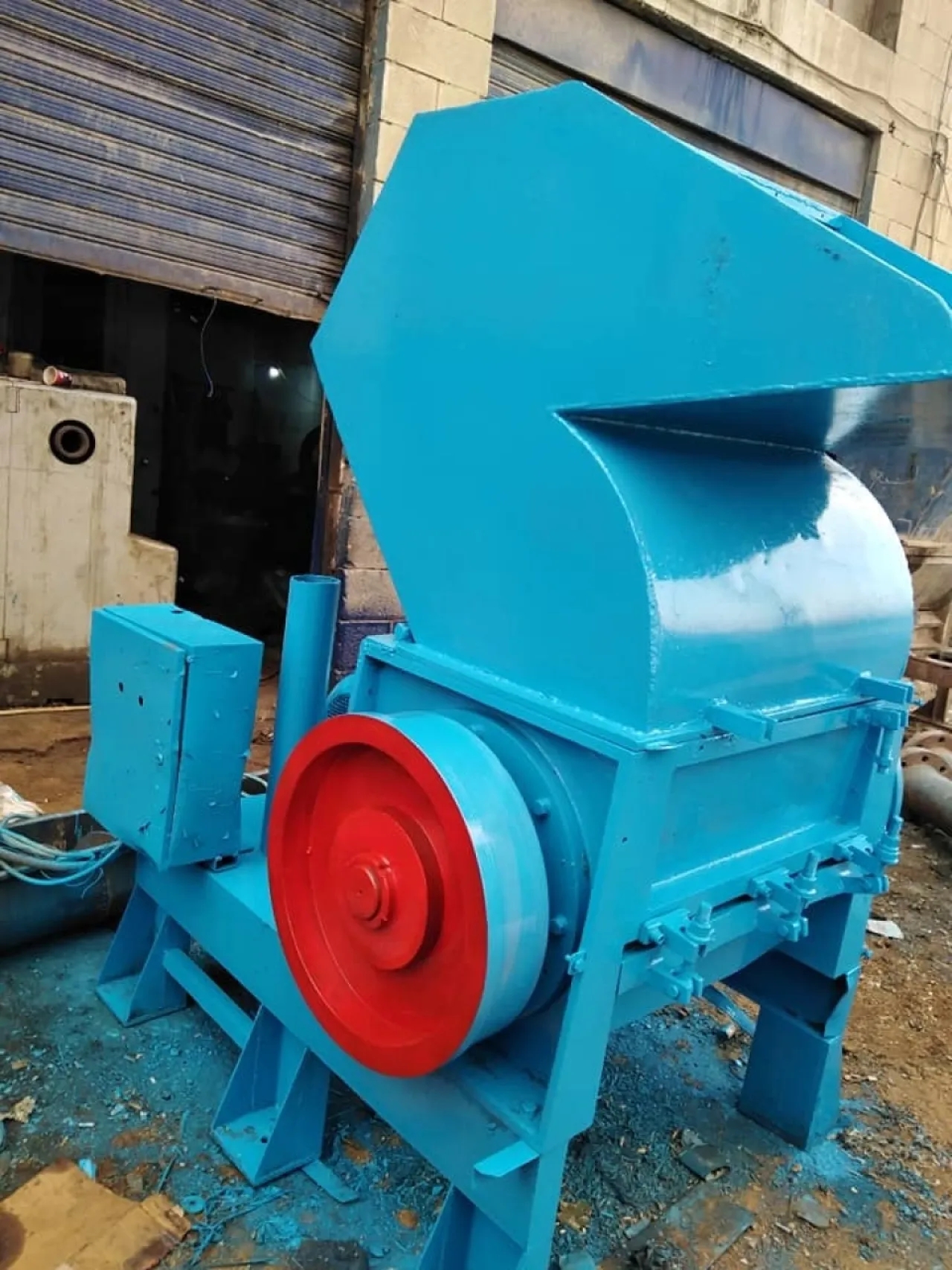 وفاة عامل سقط في (جاروشة) بعمان