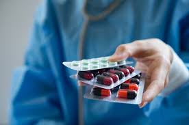 صيادلة يرفضون تعليمات توصيل الدواء عبر المنصات