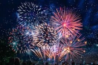 انفجار ألعاب نارية يودي بحياة ثمانية أشخاص