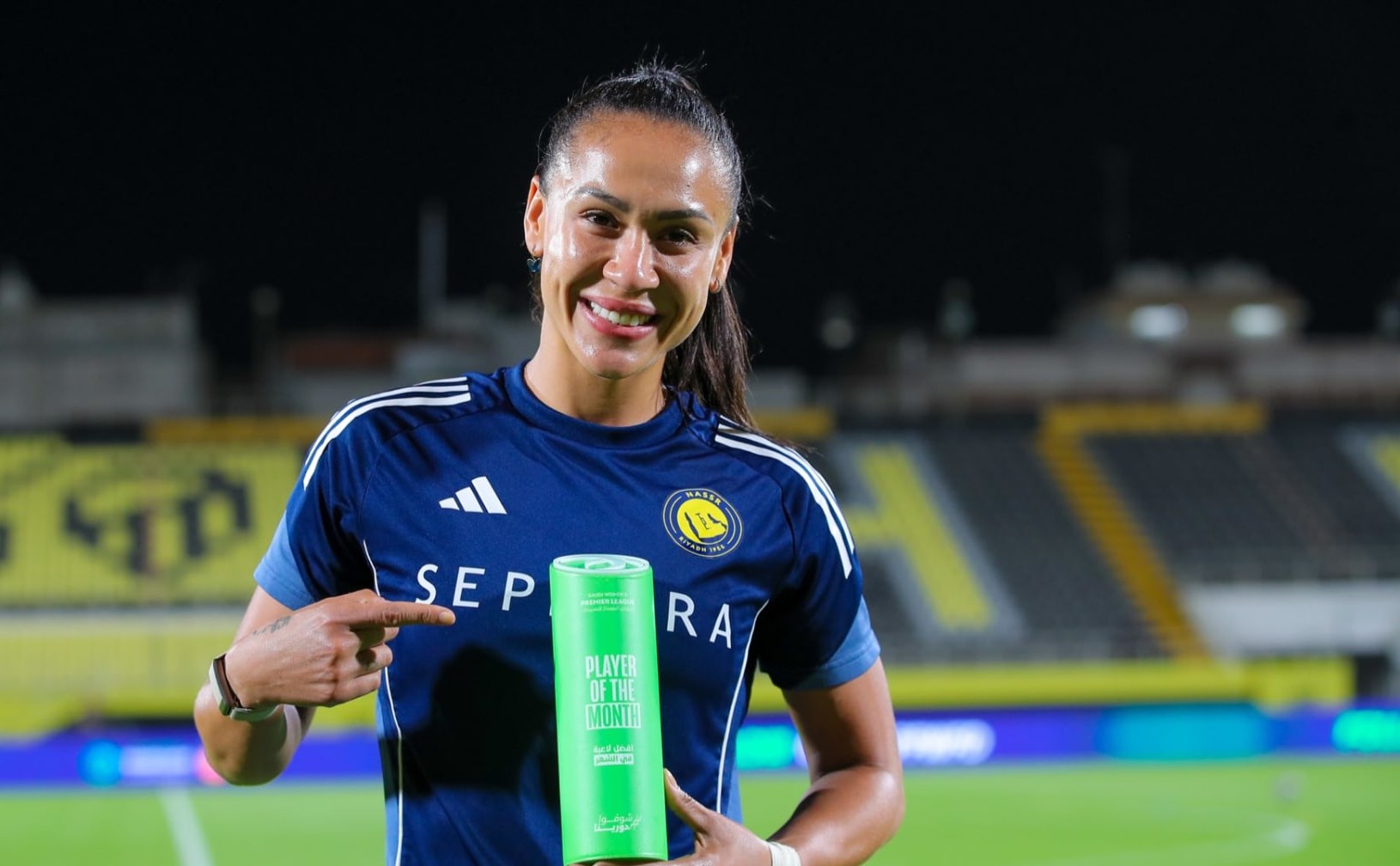 لاعبة برازيلية في الدوري السعودي تشهر إسلامها.. وناديها يعلق