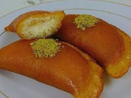 القطايف.. حلوى رمضانية بتاريخٍ يمتد من الأمويين إلى موائد اليوم